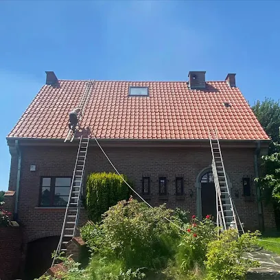 Image de Couvreur à Maubeuge - MBToiture - Couverture, Démoussage & Dépannage